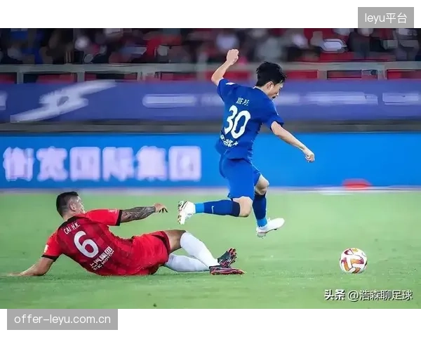 后防体系形同虚设，武汉三镇15轮狂丢30球成联赛防守最差球队。